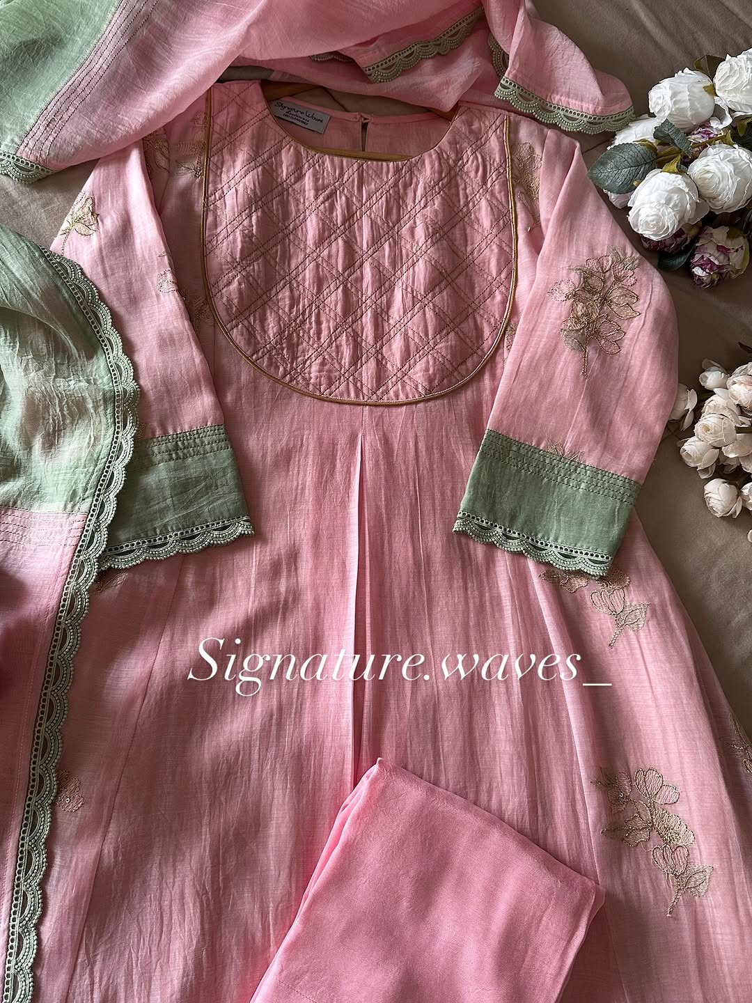 W A V E- PINK