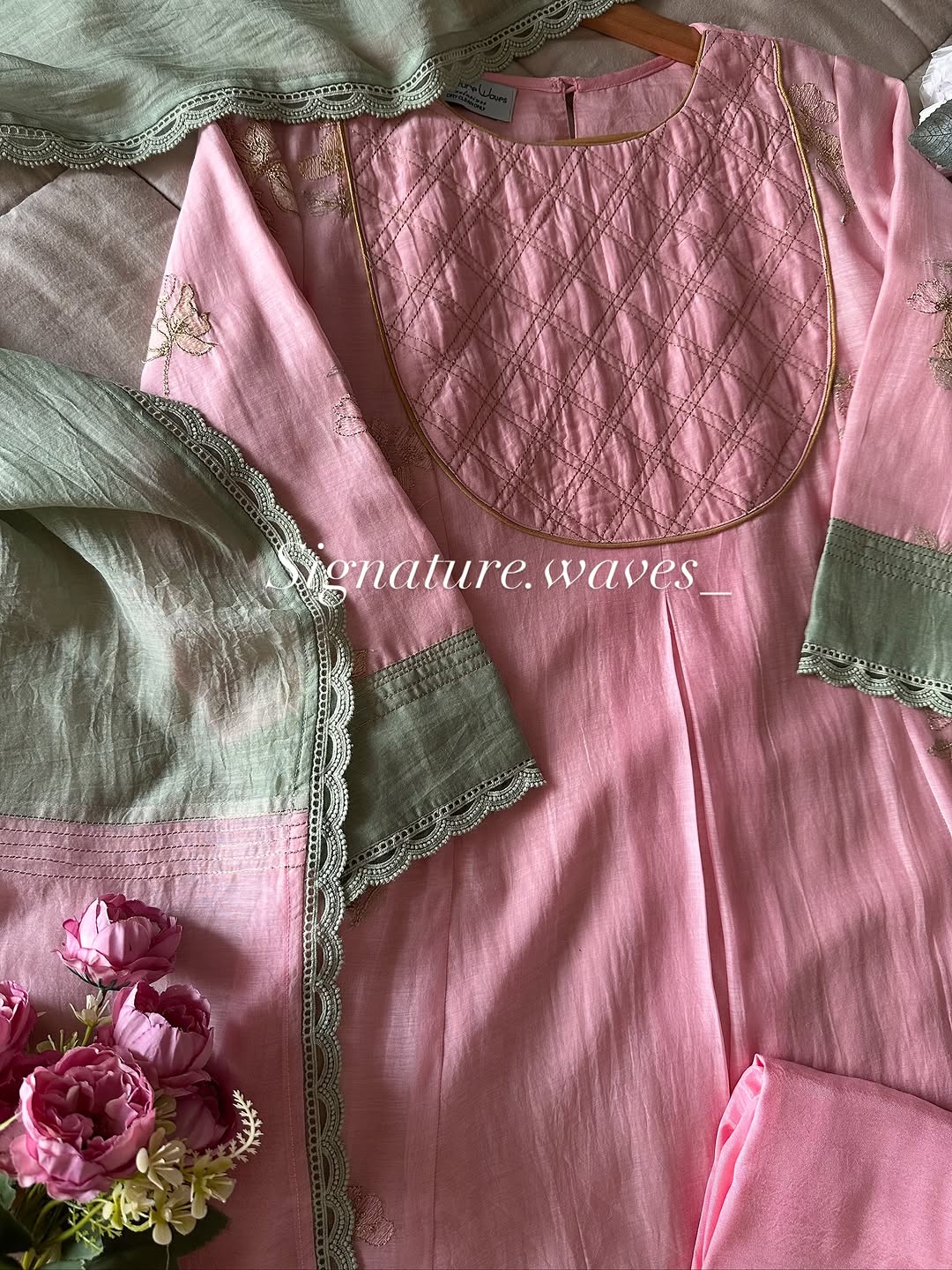 W A V E- PINK